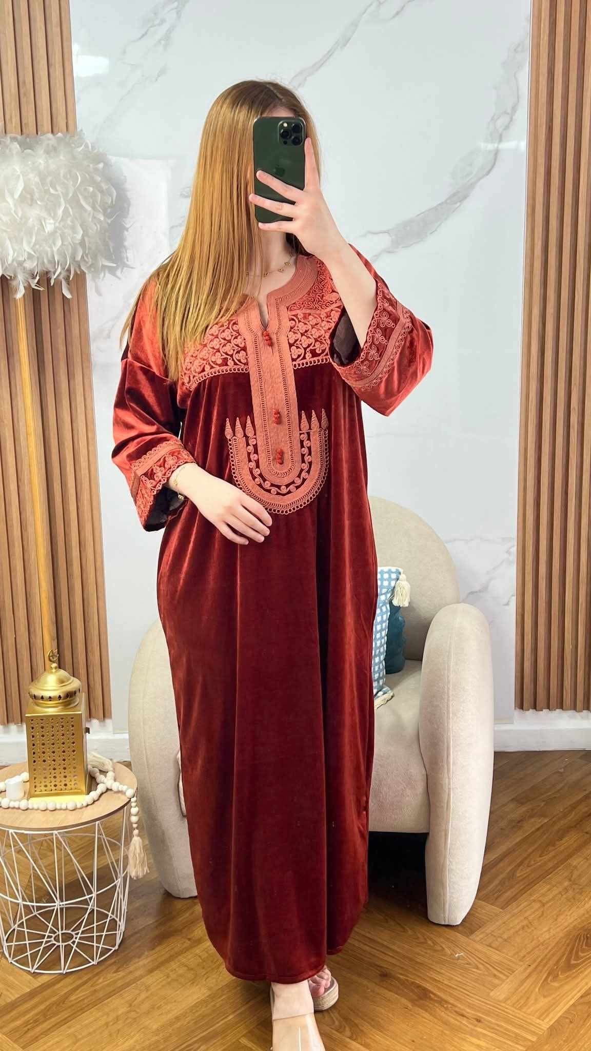 على بركة الله 💕 جبة رمضان 🌙✨
مودال صورية في قطيفة روايال مخدومة بالفتلة
ليطاي L xl xxl 3xl - Image 2