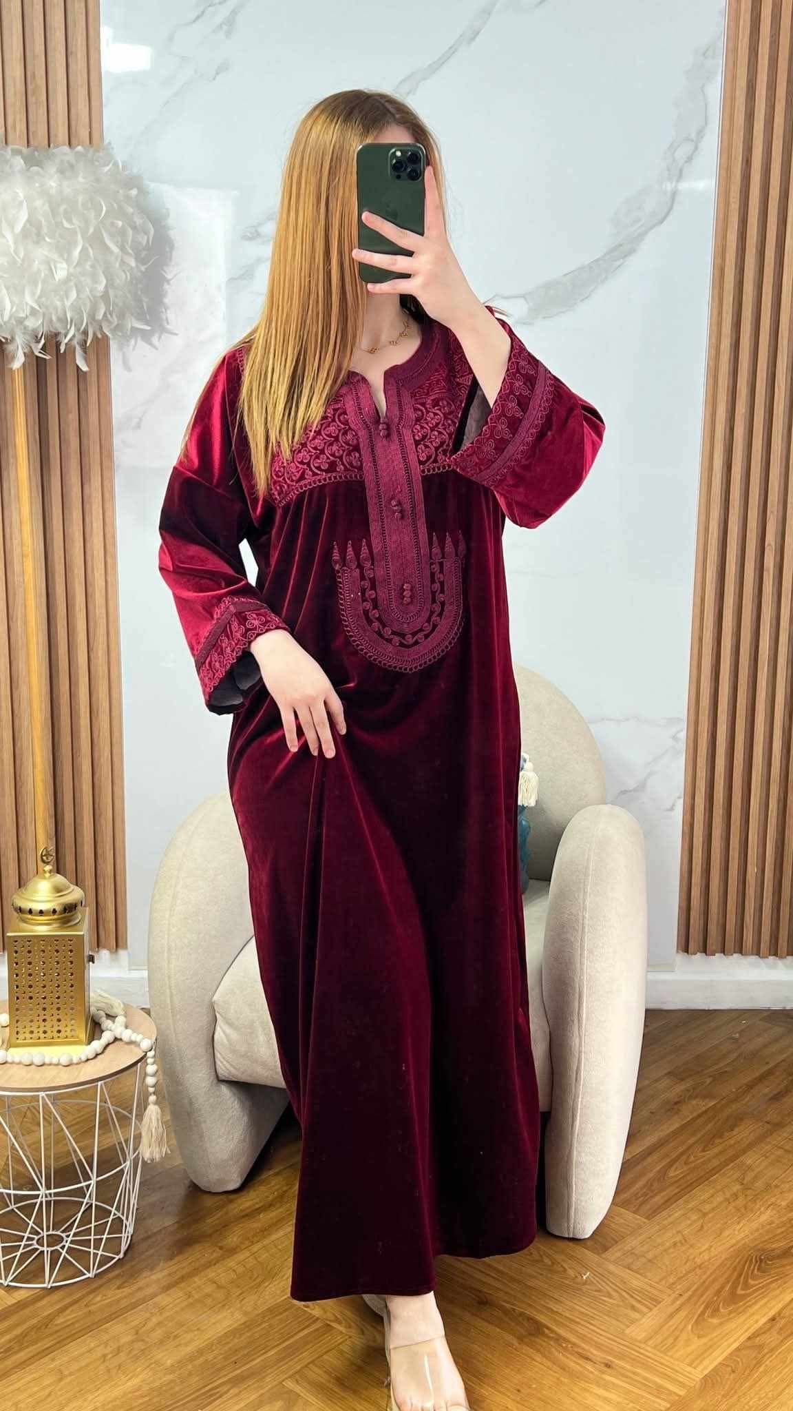 على بركة الله 💕 جبة رمضان 🌙✨
مودال صورية في قطيفة روايال مخدومة بالفتلة
ليطاي L xl xxl 3xl - Image 3